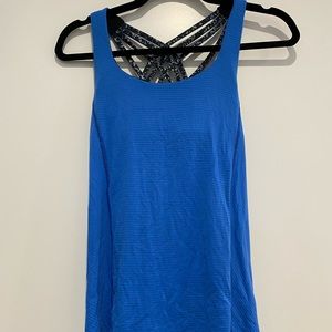 Lululemon workout top